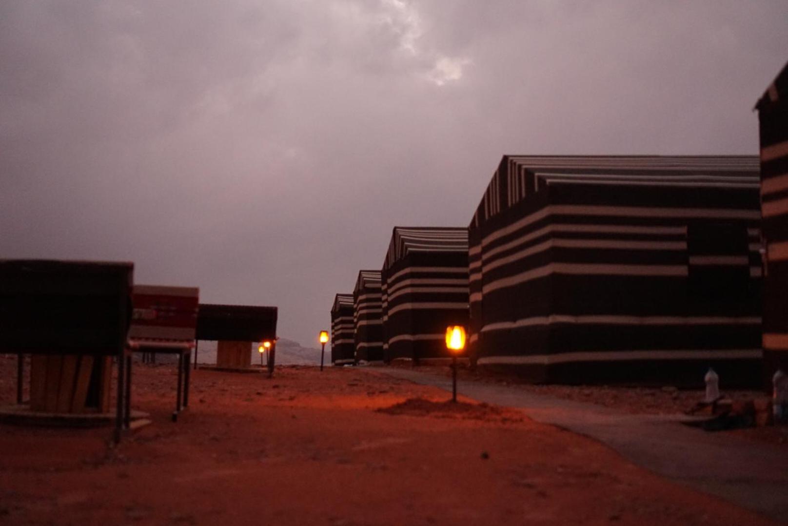 Wadi Rum Sunrise Camp Exteriér fotografie